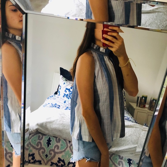 Universal Threads Halter Top - Picture 2 of 4